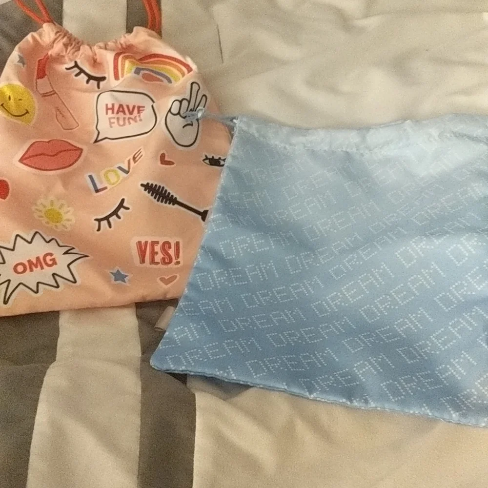 2 Make Up Bags